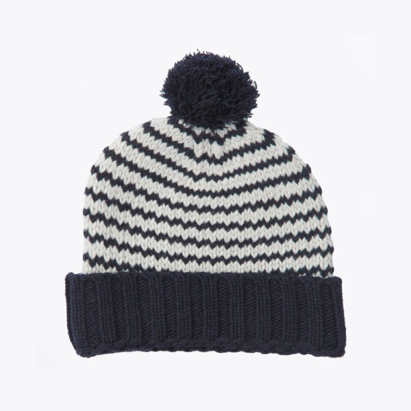 Шапка с помпоном